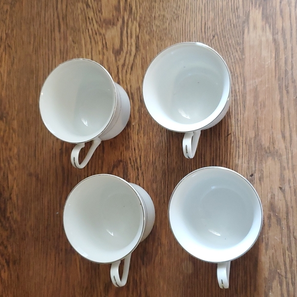 Liling Brocade Blue and Pink Set of 5 Tea Cups and 6 Saucers - Picture 15 of 16